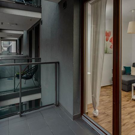 Chill Apartments Wola Center Varşovia Exterior foto