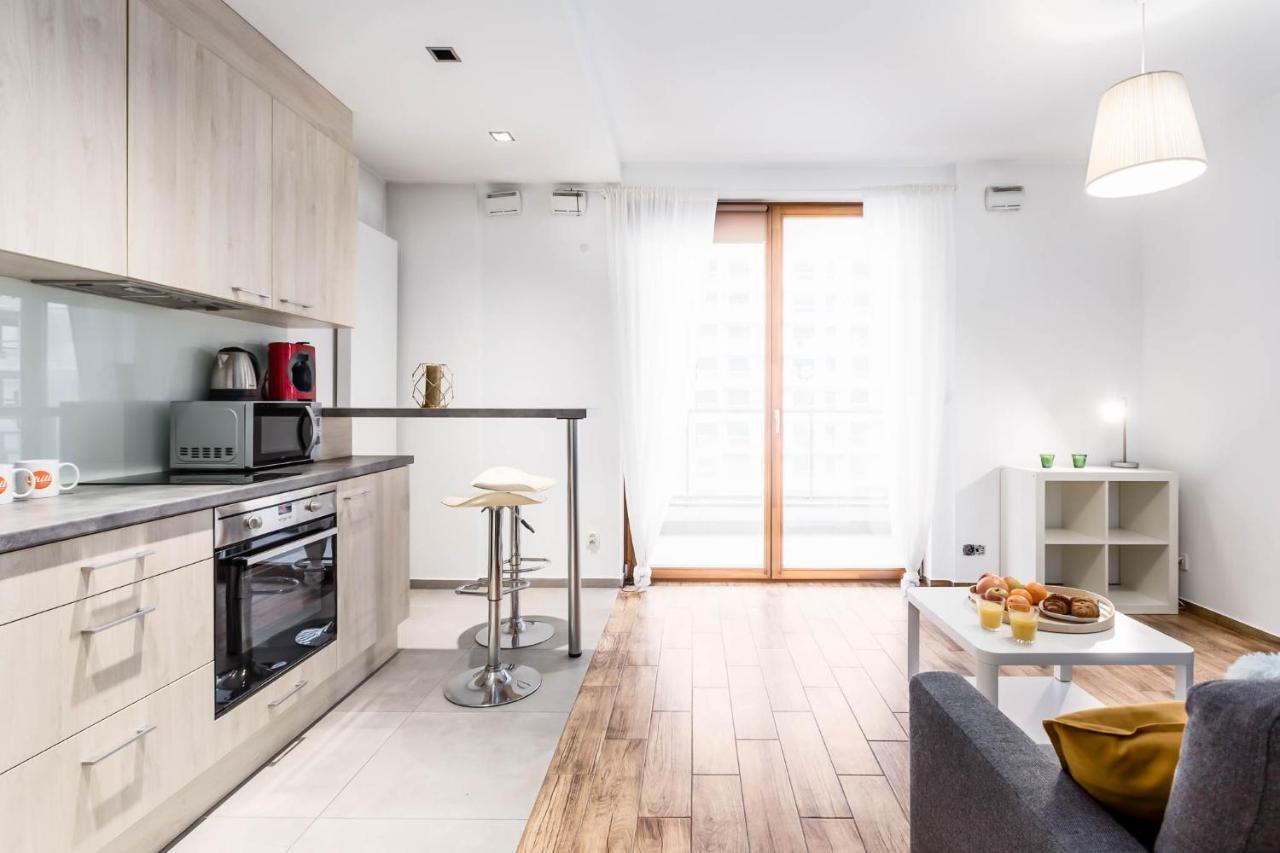 Chill Apartments Wola Center Varşovia Exterior foto